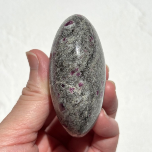 【Ruby in Matrix Palm Stone⑨】インド産 ルビーインマトリックス パームストーン