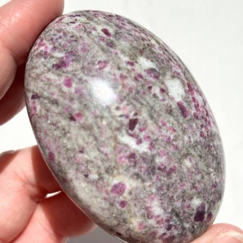 【Ruby in Matrix Palm Stone⑦】インド産 ルビーインマトリックス パームストーン