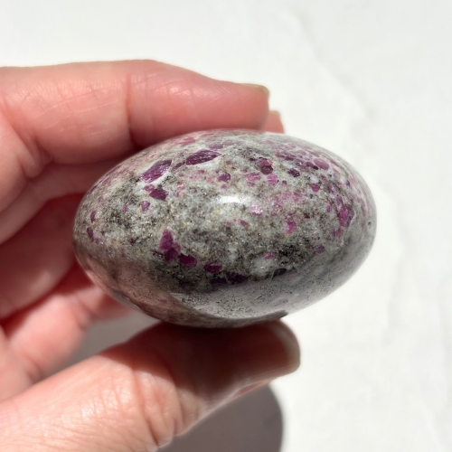 【Ruby in Matrix Palm Stone⑧】インド産 ルビーインマトリックス パームストーン