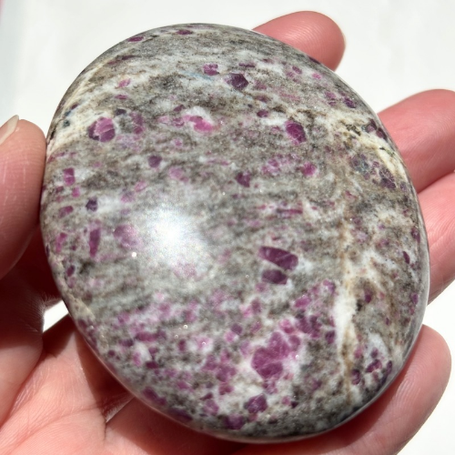 【Ruby in Matrix Palm Stone④】インド産 ルビーインマトリックス パームストーン