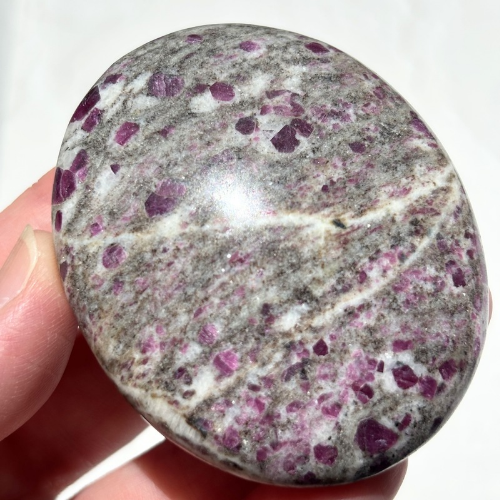 【Ruby in Matrix Palm Stone④】インド産 ルビーインマトリックス パームストーン