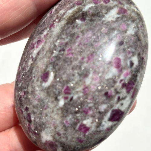 【Ruby in Matrix Palm Stone②】インド産 ルビーインマトリックス パームストーン
