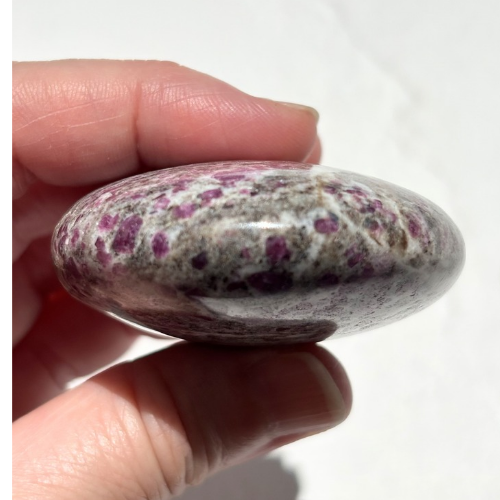 【Ruby in Matrix Palm Stone④】インド産 ルビーインマトリックス パームストーン