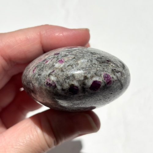 【Ruby in Matrix Palm Stone⑤】インド産 ルビーインマトリックス パームストーン