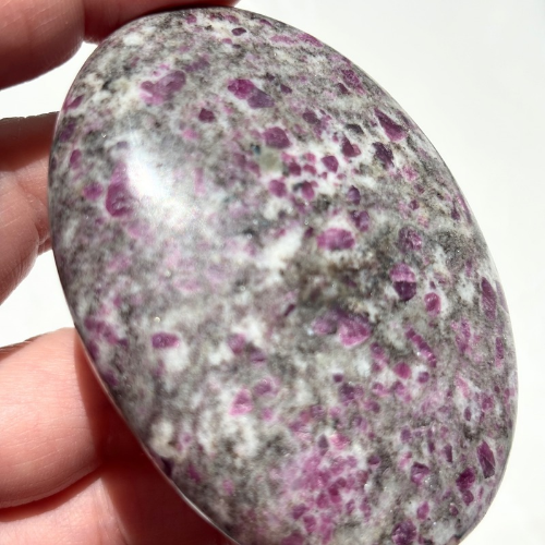 【Ruby in Matrix Palm Stone⑥】インド産 ルビーインマトリックス パームストーン