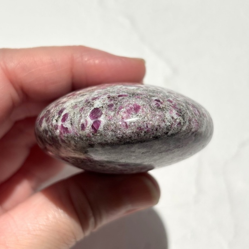 【Ruby in Matrix Palm Stone⑥】インド産 ルビーインマトリックス パームストーン