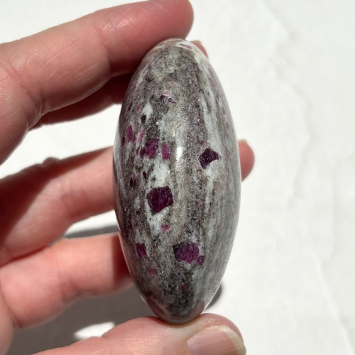 【Ruby in Matrix Palm Stone②】インド産 ルビーインマトリックス パームストーン